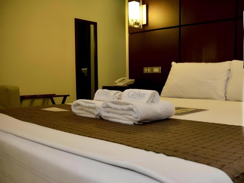 The Grande Suites Surigao City Dış mekan fotoğraf